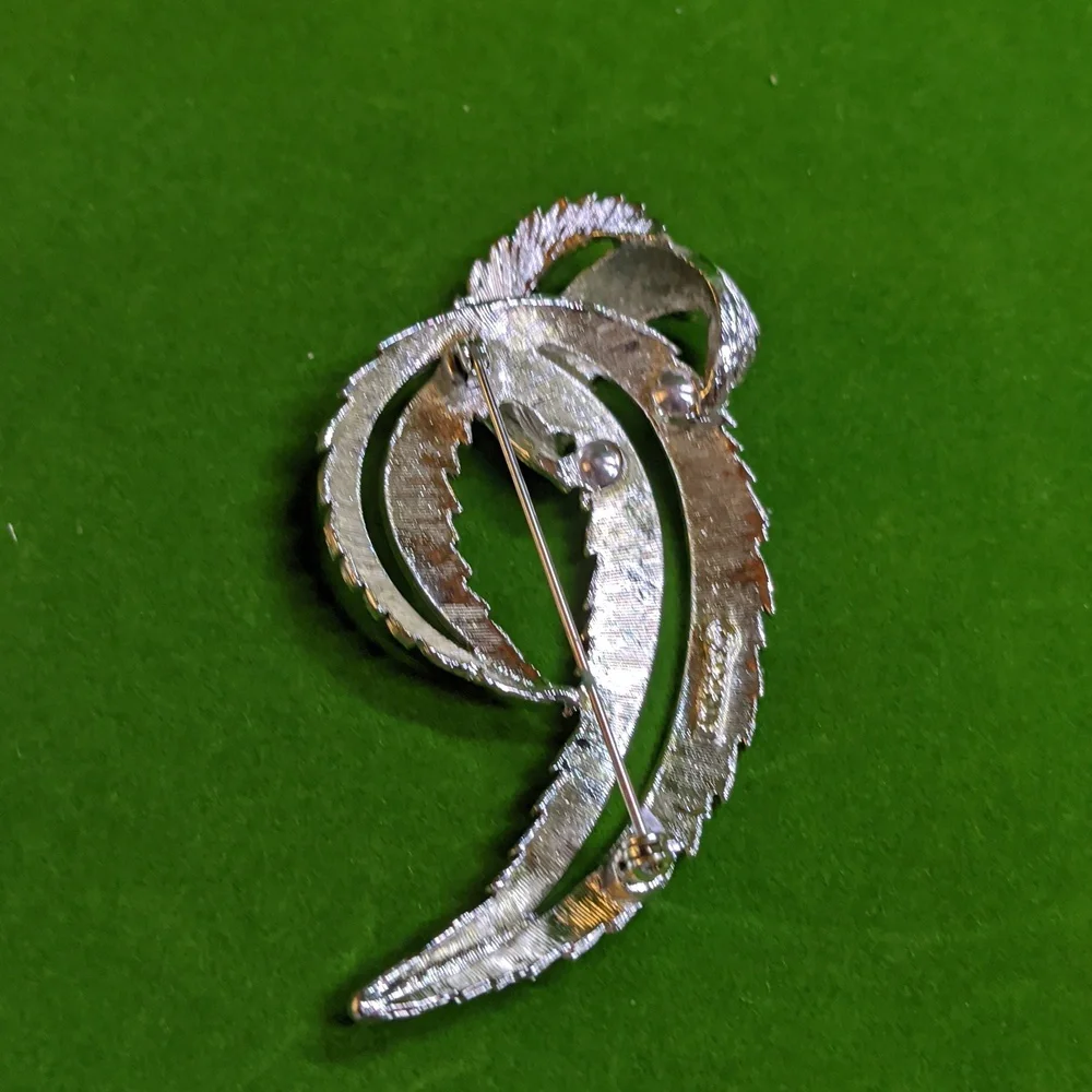 Sarah Coventry Vintage Feather Brooch Silver-tone